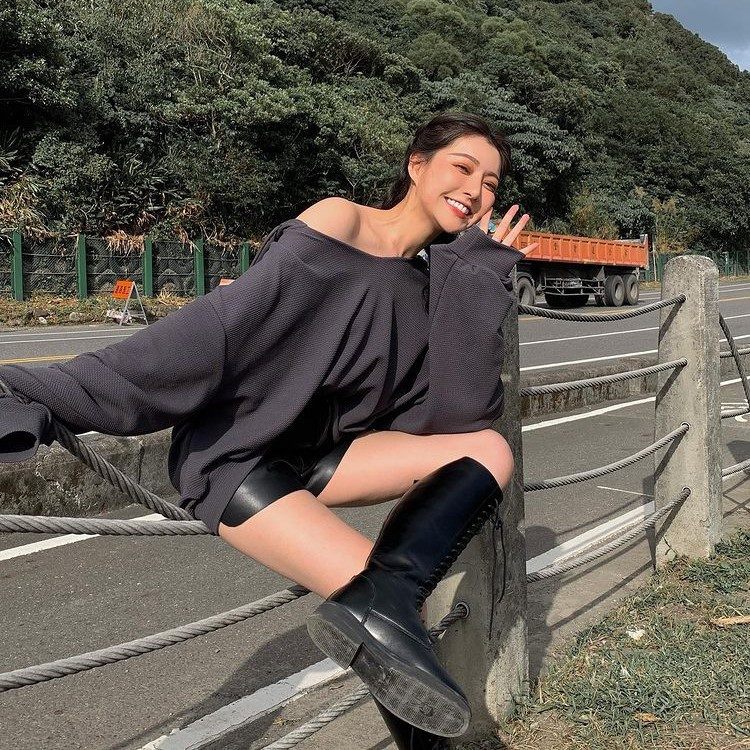 Hot girl 25 tuổi hiện có hơn 280.000 người theo dõi tại trang Instagram cá nhân, trong đó có không ít người đến từ Hàn Quốc, Nhật Bản và Việt Nam.