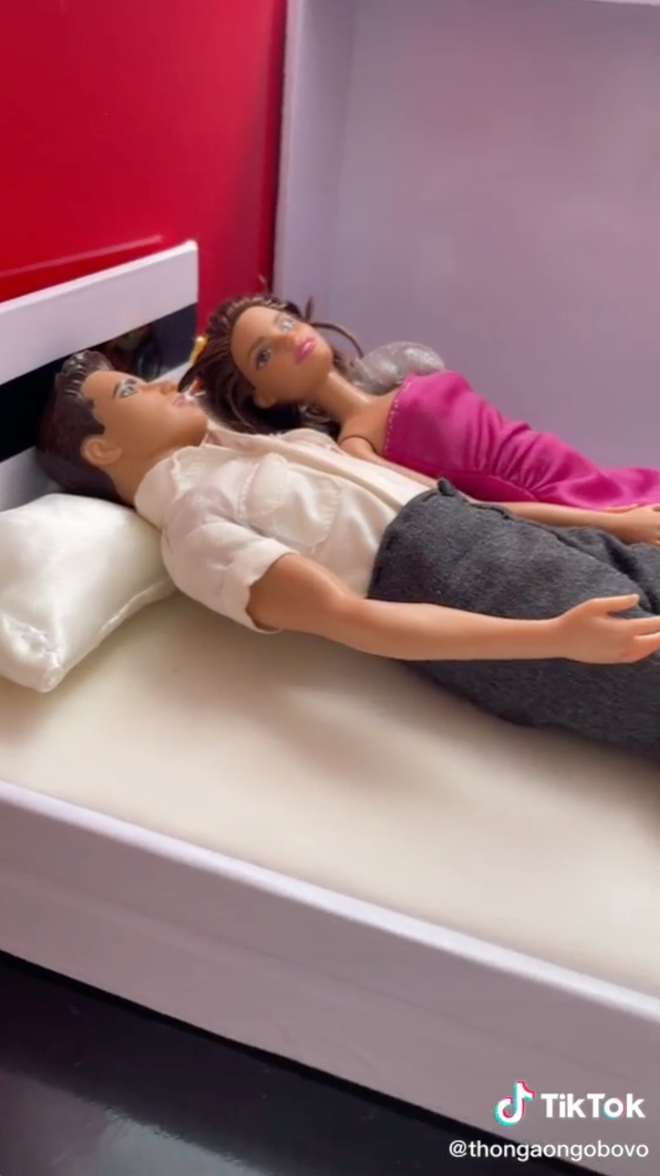 Mới đây, kênh Youtube Thơ Nguyễn đăng tải một clip về búp bê mà theo như cô chia sẻ là do người xem yêu cầu. Tuy nhiên khi đăng tải lại không có ai xem video mới của cô.