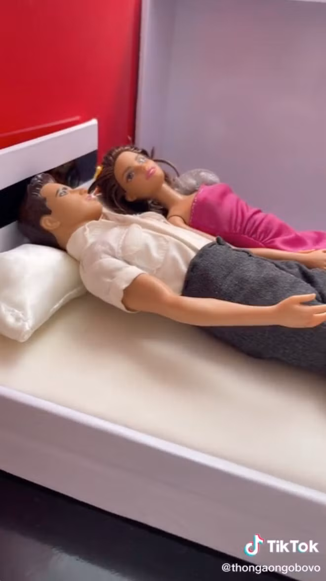 Mới đây, kênh Youtube Thơ Nguyễn đăng tải một clip về búp bê mà theo như cô chia sẻ là do người xem yêu cầu. Tuy nhiên khi đăng tải lại không có ai xem video mới của cô.