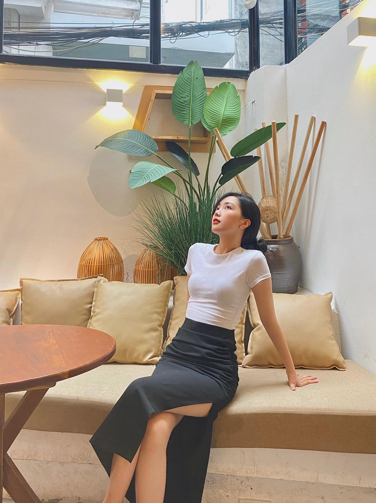 Trong quá khứ, Mai Hà Trang chưa từng đăng ảnh rõ mặt bạn trai và được khen ngợi vì cách bày tỏ tình cảm kín đáo, không ồn ào trên mạng xã hội.