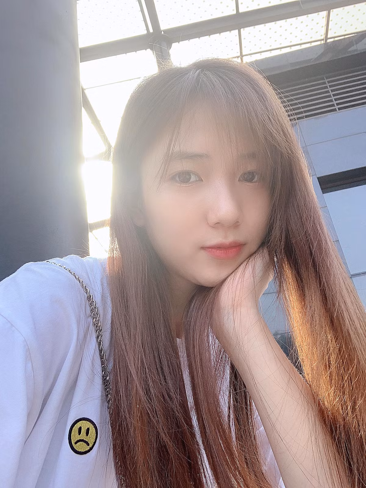 Thậm chí ngay trong khoảnh khắc đau đớn lúc đi đẻ, Trâm Anh dù không giấu được cơn đau nhưng nhan sắc thì vẫn "đỉnh của chóp". Ảnh: Tổng hợp