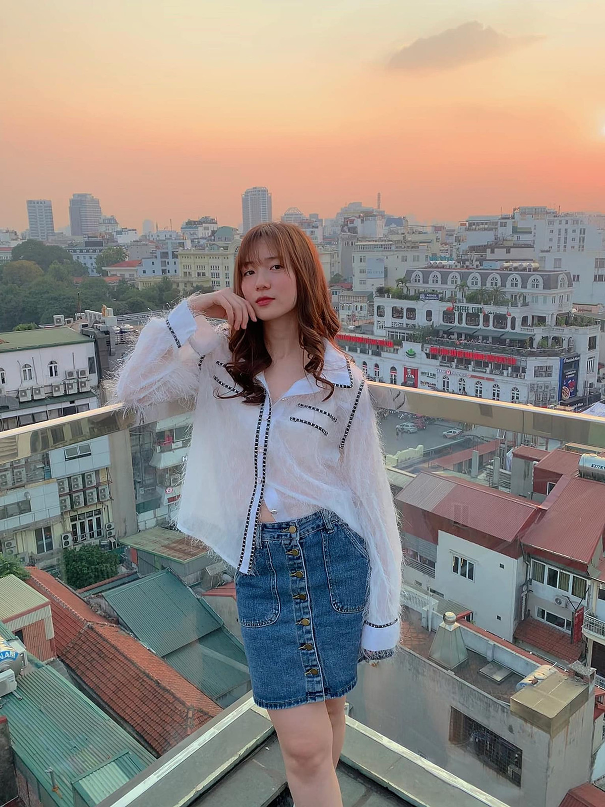 Những hình ảnh được bà xã JustaTee khoe trên mạng xã hội thời gian qua đủ để thấy cô nàng vẫn xinh đẹp, thời thượng như ban đầu bất chấp cả mang bầu hay đã là mẹ hai con.