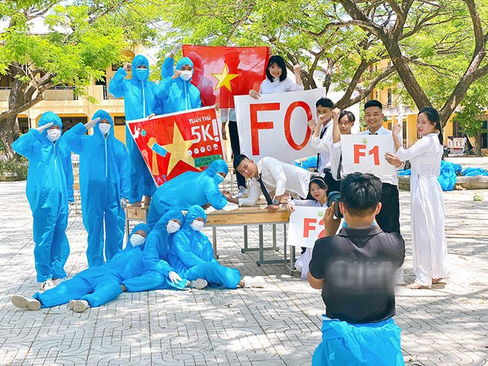 Giữa thời kỳ dịch bệnh diễn biến phức tạp, ngay khi bộ ảnh đăng tải đã nhận được sự quan tâm, chú ý của đông đảo cộng đồng mạng.