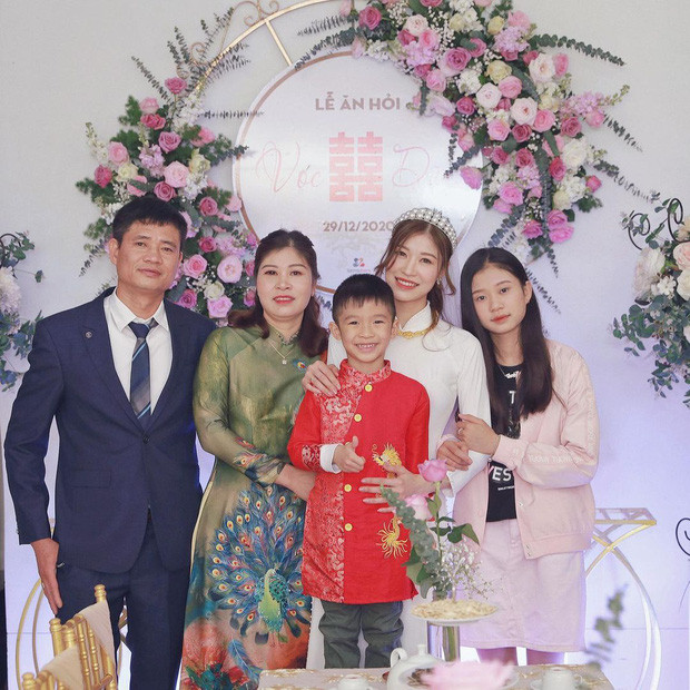 Riêng đồ skincare và son, Vóc Đỗ cũng chỉ mới tập tành được khoảng 1 năm nay chứ không phải sành sỏi gì.