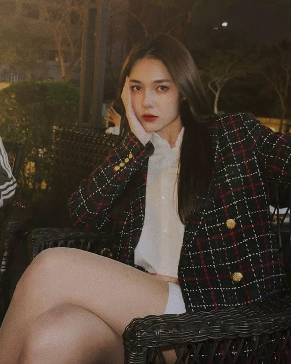 Mặc dù cặp đôi này liên tục lộ ra bằng chứng đang hẹn hò thế nhưng bản thân họ không ai chịu công khai mối quan hệ này.