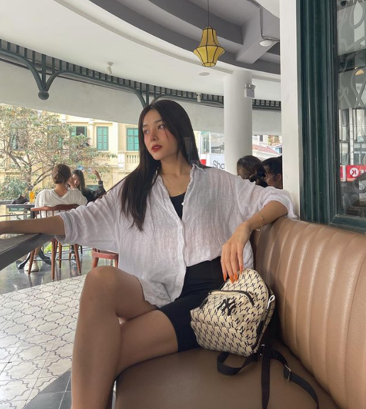 Hồng Hạnh cũng thử sức với lĩnh vực tương tự như viết kịch bản, sản xuất các chương trình.