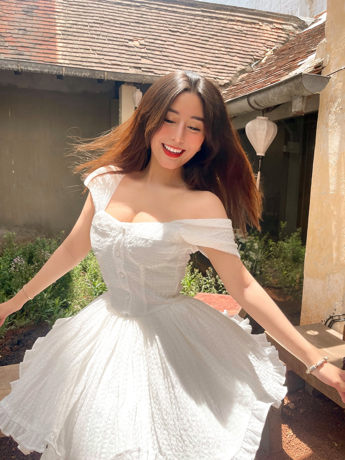 Với lợi thế hình thể, body chuẩn người mẫu, Võ Ngọc Trân theo đuổi gu ăn mặc cực táo bạo hơn rất nhiều.