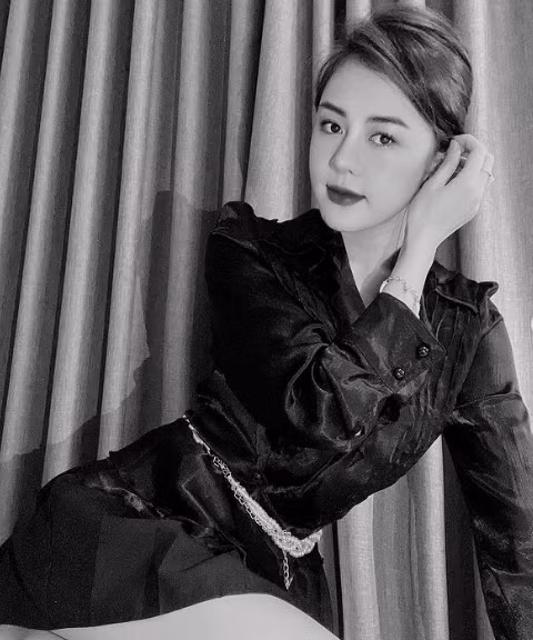 Sở hữu gương mặt xinh đẹp, vóc dáng chuẩn như người mẫu với chiều cao 1m65 rất thu hút, việc Thảo Uyên đăng ký tham dự Nóng cùng Euro 2020 lập tức gây được sự chú ý.