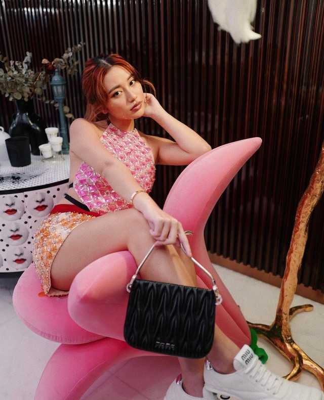 Calista Cuaca là một hot girl trong làng rich kid rất nổi tiếng ở Singapore. Cô nàng cũng được mệnh danh là thiên kim tiểu thư được thừa hưởng nhiều túi Hermès nhất.