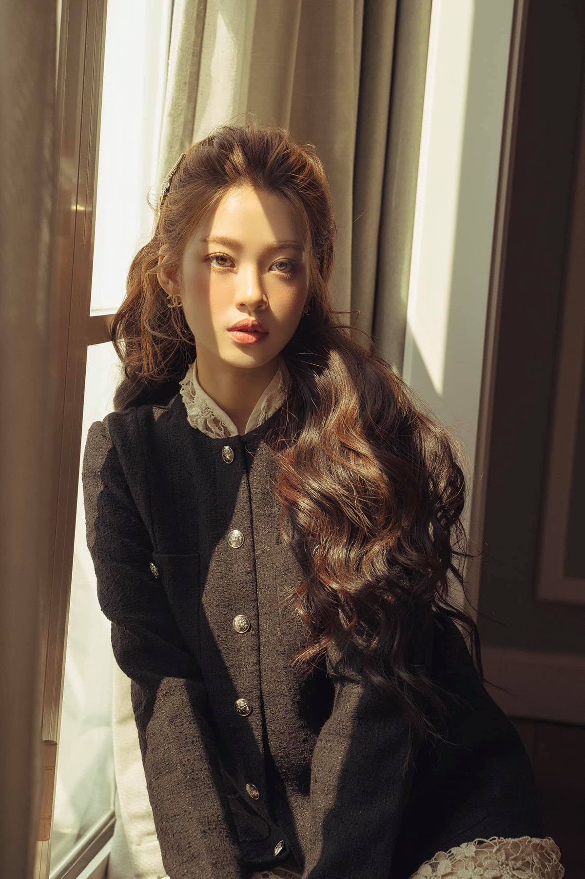 Với lợi thế từ gương mặt cho đến hình thể, đa phần những hình ảnh của Mai Anh luôn mang màu sắc tươi tắn, trẻ trung. Ảnh: FBNV