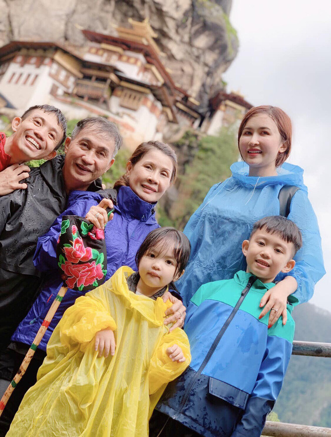 Mina Phạm dù đã là mẹ của hai con nhưng cô vẫn giữ vững phong độ trẻ trung, xinh đẹp và sở hữu vóc dáng đáng ghen tị.