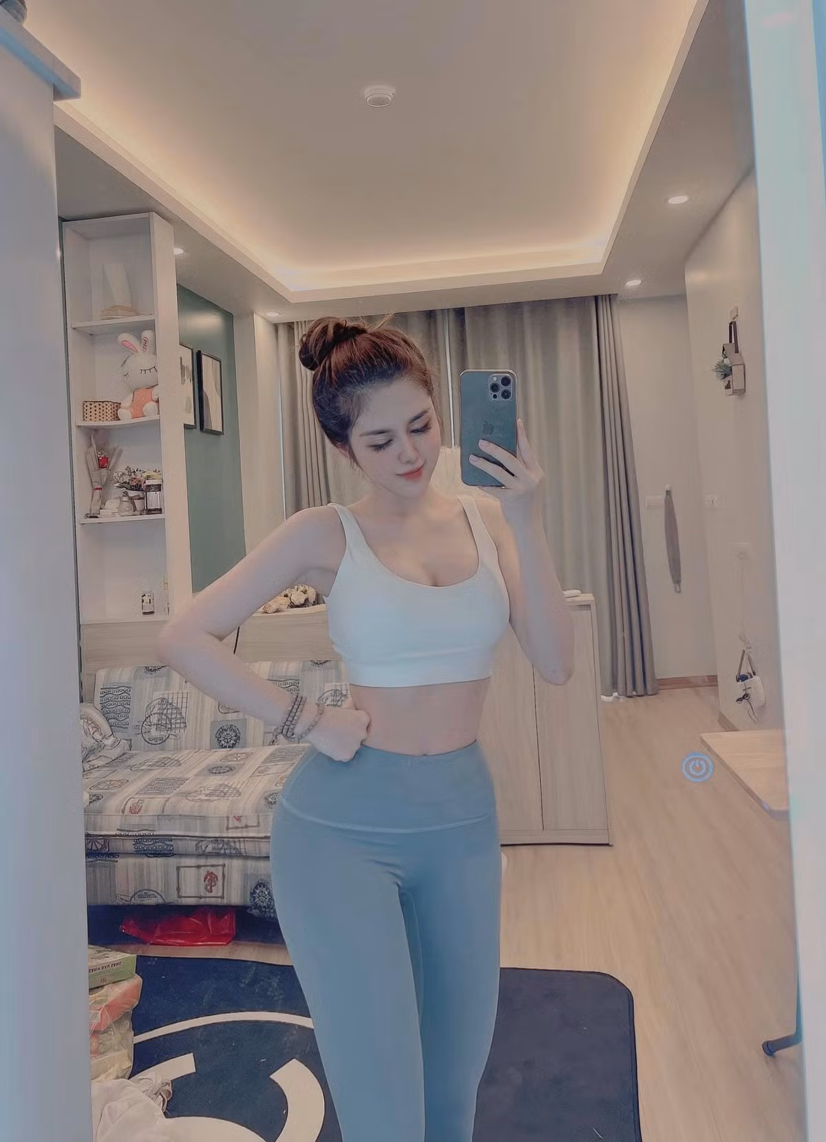 Có thể dễ dàng nhận thấy hậu ly hôn, Mỹ Linh đã nhanh chóng xốc lại tinh thần và tiếp tục chăm chỉ làm việc.