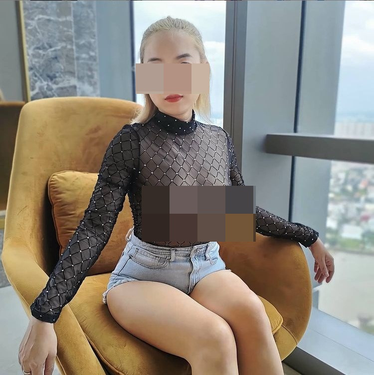 Hành động "thả rông" của L.B.C bị lên án chỉ vì chị thường xuất hiện ở những nơi công cộng có trẻ em và cả người lớn.