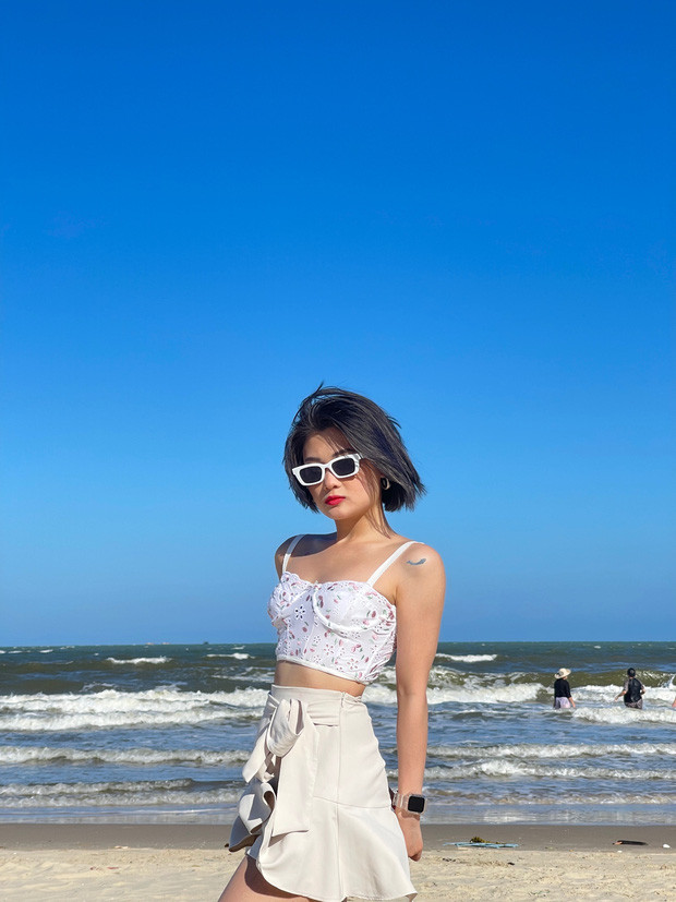 Sau gần 3 năm nổi tiếng, hiện tại trang TikTok cá nhân của cô nàng đã đạt mốc gần 5 triệu lượt theo dõi, Facebook cá nhân thu về hơn 1 triệu lượt like.