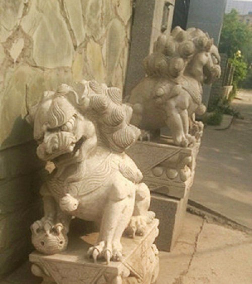 Hai đứa vừa mới cãi nhau xong, nhất quyết không làm lành trước nhé!