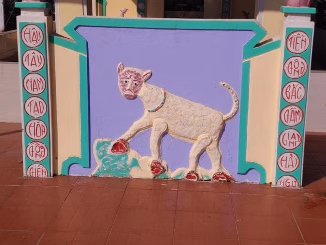 Sư tử "phiên bản lỗi" này khiến nhiều người hoang mang, thực tế đã cho thấy không phải người thợ điêu khắc nào cũng tài giỏi trong việc tạo hình sư tử một cách chuẩn nhất.