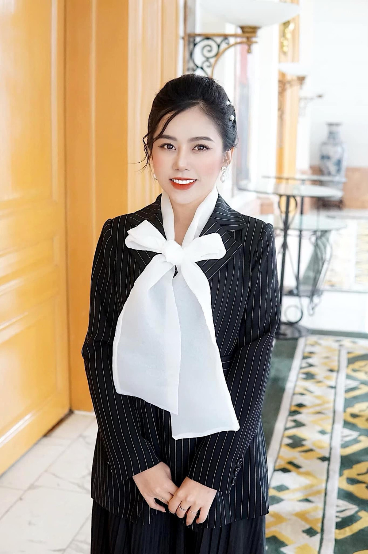 Chưa hết, họ còn lấy Facebook và thông tin cá nhân của Vũ Hà Anh Thư đi comment khắp các trang mạng.