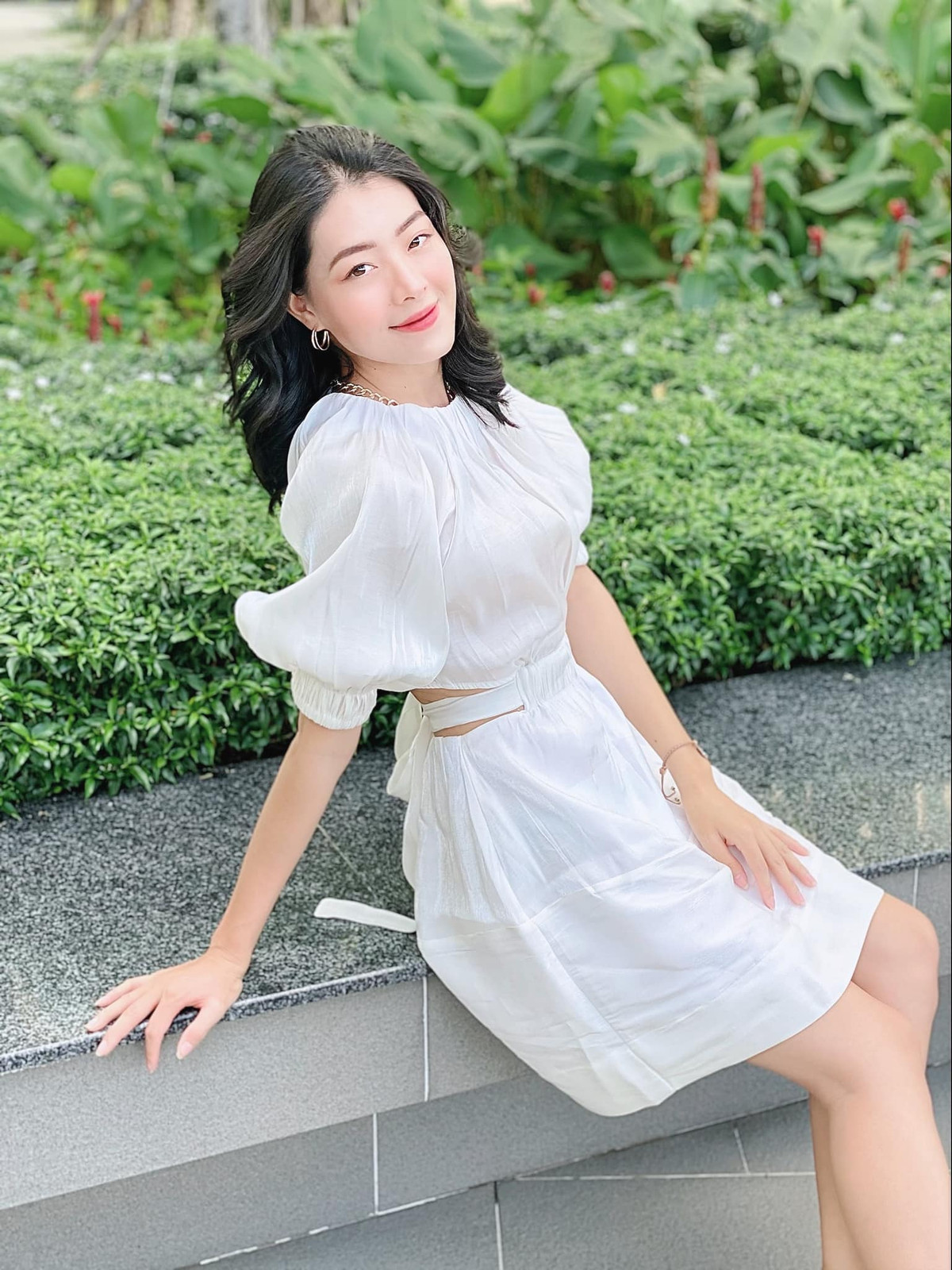 Hy An hiện đang là diễn viên - người mẫu tự do tại TP.HCM. Cô nàng trước đó cũng từng là "nàng thơ" trong MV Chẳng Thể Giữ Lấy Chẳng Đành Buông Tay của Ngô Kiến Huy.