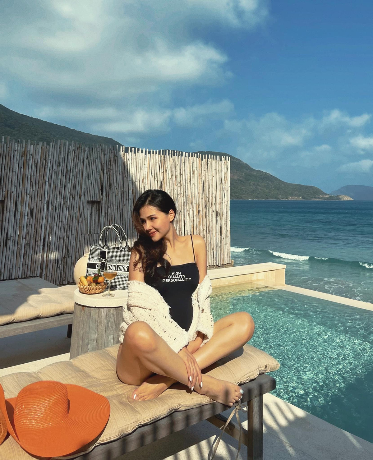 Sau khi vào làm nàng dâu nhà hào môn, Phanh Lee gần như rút khỏi các hoạt động trong showbiz, tập trung vun vén mái ấm nhỏ.