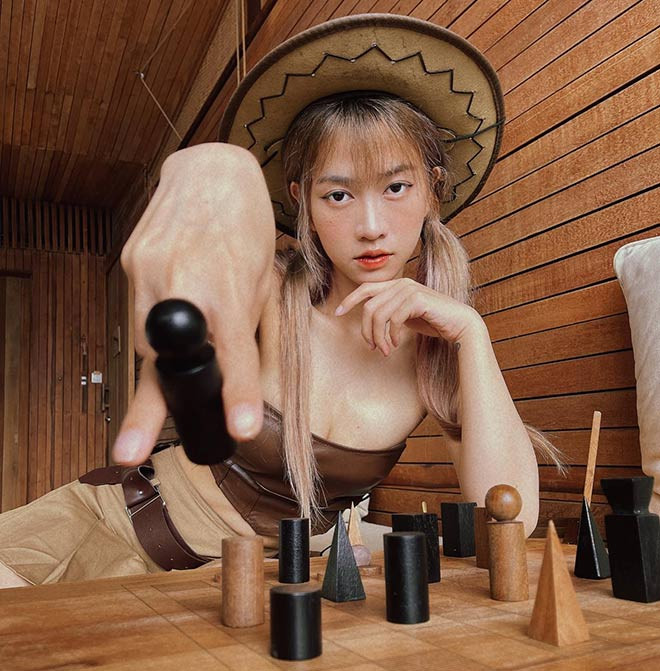 Với ngoại hình ấn tượng, nóng bỏng, khả năng khuấy động sân khấu, đam mê thể thao, Lê Bống hứa hẹn sẽ mang đến nhiều màu sắc thú vị cho ngày hội Euro 2020 lần này.