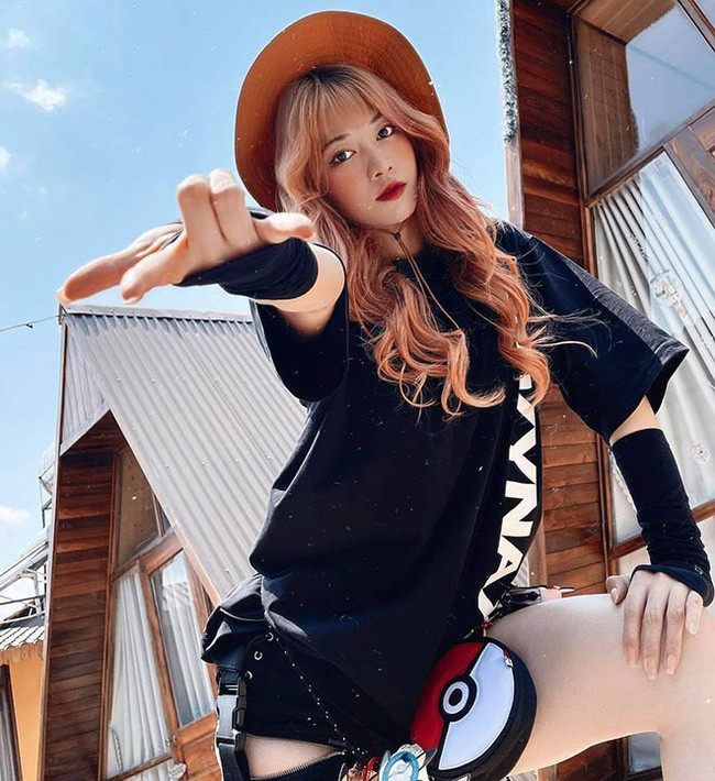 Nhờ tập gym, cô nàng lấy lại được vóc dáng cân đối và hấp dẫn như hiện tại.