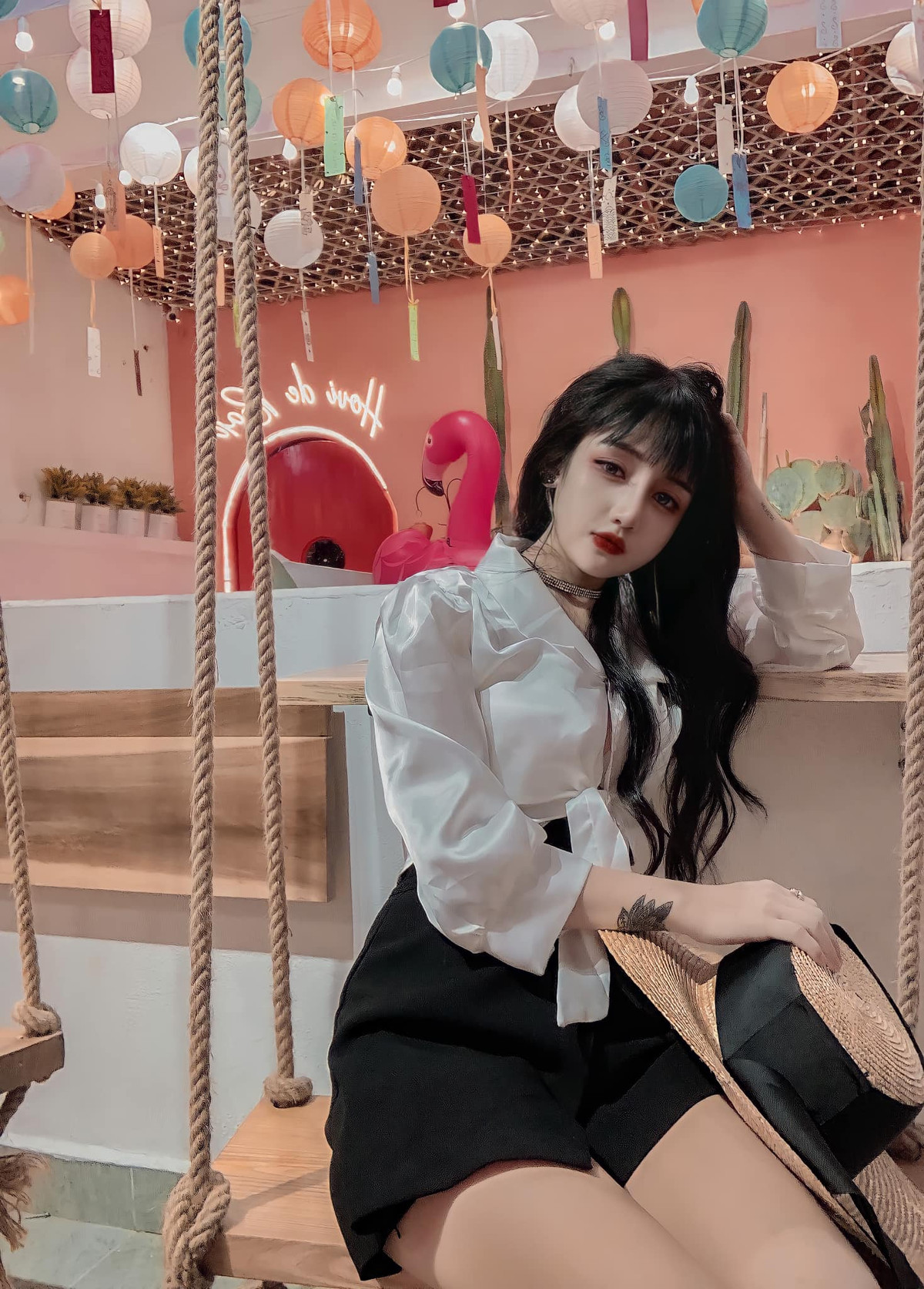 Với lợi thế về ngoại hình và độ nổi tiếng trên mạng xã hội, hiện tại Kiều Trang Shin đang là người mẫu ảnh và KOLs quảng cáo sản phẩm cho nhiều thương hiệu nổi tiếng.