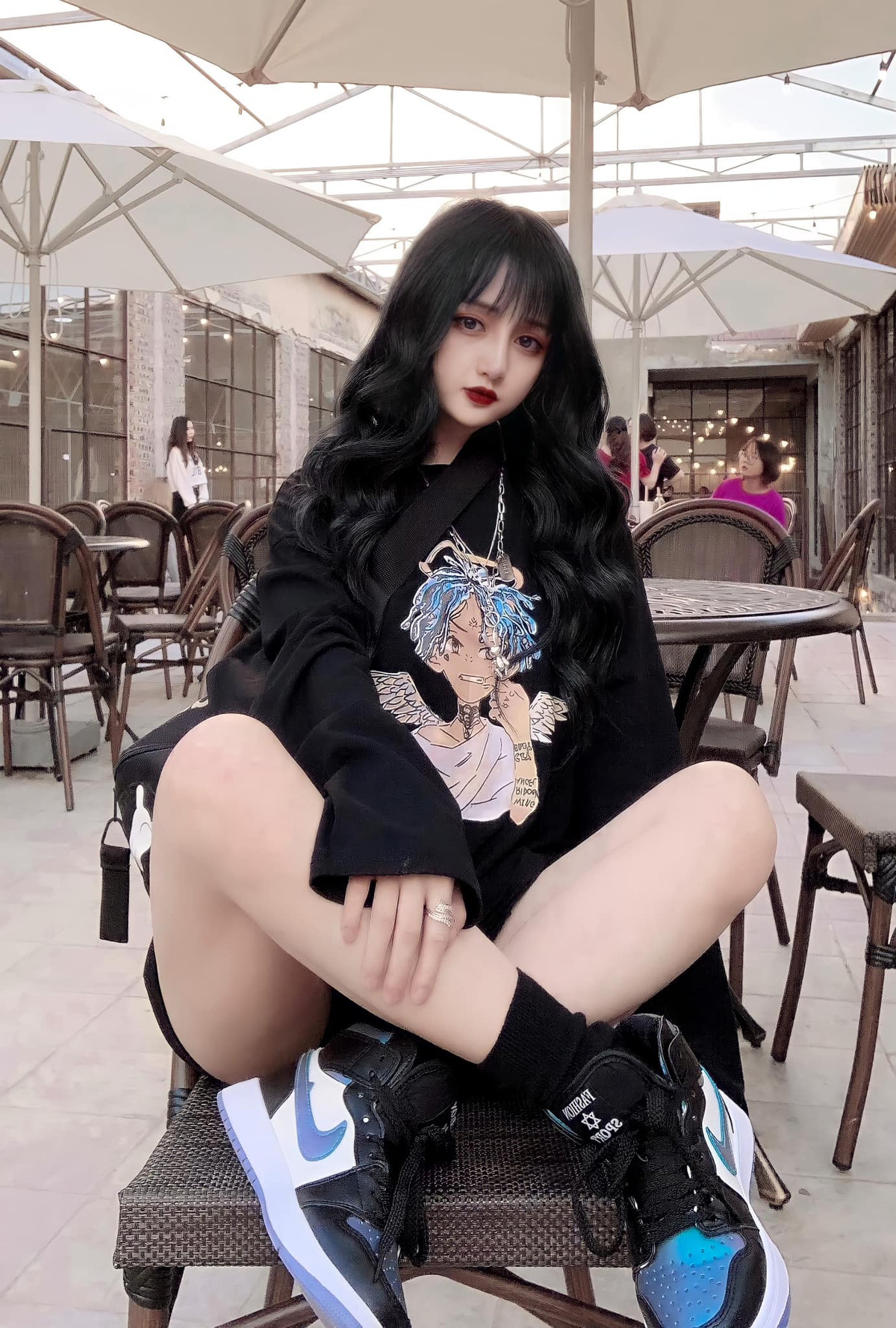 Những hình ảnh của Trang sau khi được chia sẻ trên trang cá nhân Facebook đã hút sự chú ý của cư dân mạng.