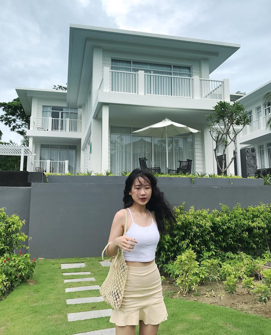 Vì đang theo học ở trường "con nhà giàu" nên Thảo Trinh cũng không thoát khỏi những nick name như rich kid, tiểu thư.