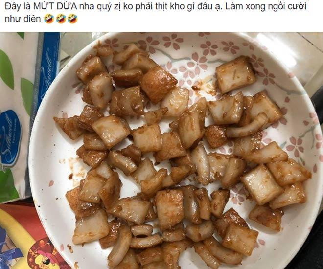 Hay món mứt dừa có màu nâu cánh gián giống hệt một đĩa thịt kho. Ảnh: Tổng hợp