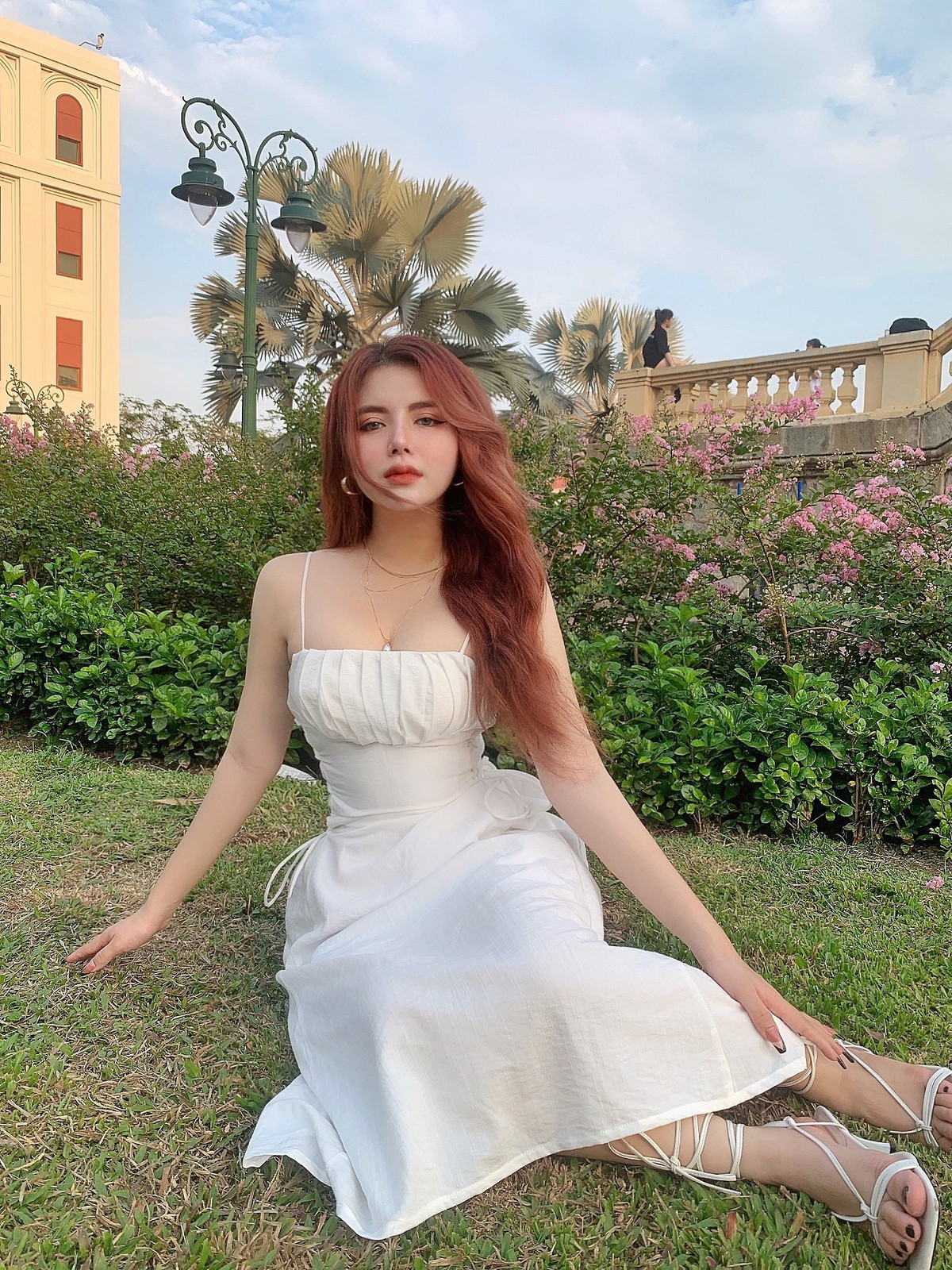 Ngọc Khanh còn được biết đến với vai trò mẫu ảnh tự do và là gương mặt đại diện cho nhiều nhãn hàng.