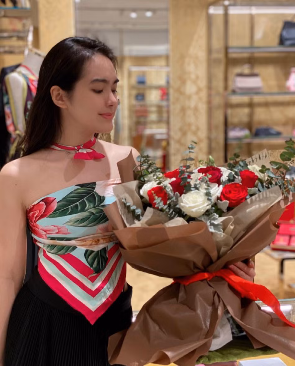 Theo dõi trang cá nhân của Thiên Trang có thể thấy dạo gần đây, cô nàng đang đi theo phong cách thời trang trưởng thành, sắc sảo.