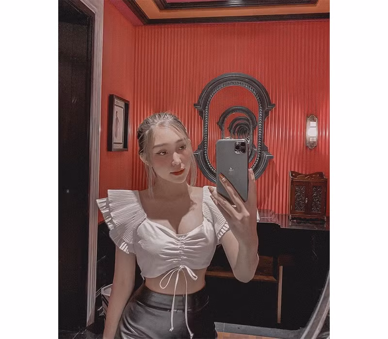 Thanh Huyền sở hữu phong cách thời trang cá tính, hiện đại và thiên về gợi cảm nhiều hơn.