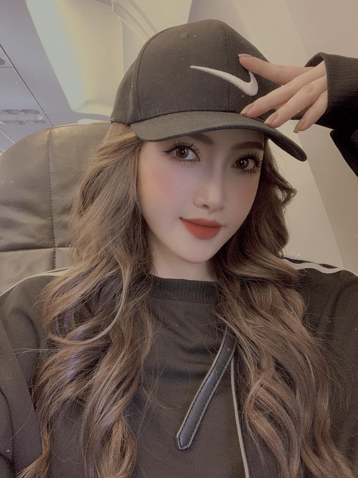 Với chiều cao nổi bật (1m68) cùng chuẩn đo 3 vòng (84-59-90), có thể nói Meena Thảo My không thua kém bất cứ người mẫu nào về khoản hình thể.