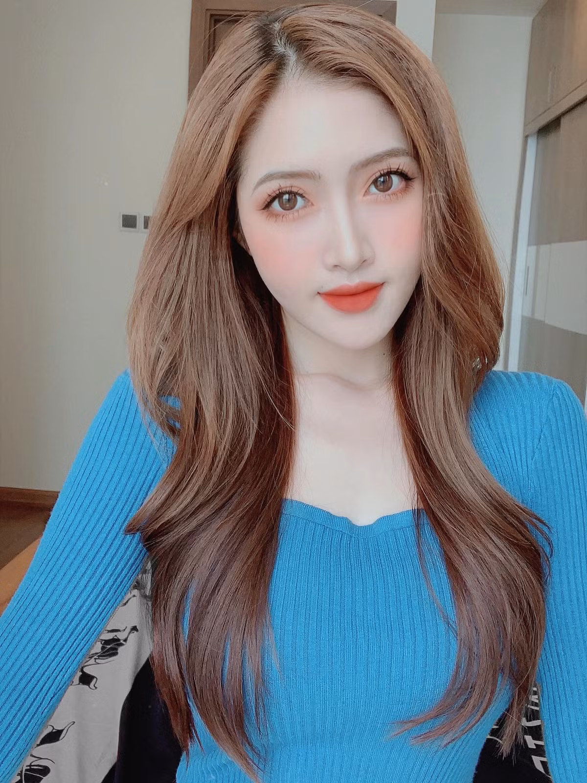 Trên trang cá nhân với hàng trăm lượt theo dõi của mình, Meena Thảo My ngoài việc chia sẻ những hình ảnh về cuộc sống thường ngày thì cô nàng cũng rất hay khoe những clip cover vũ đạo.