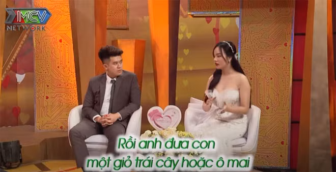 Theo chia sẻ, Thủy Tiên và chồng gặp nhau khi tên tuổi của cô được truyền thông liên tục nhắc tới. Lúc đó, cô chính là gương mặt quảng cáo cho sản phẩm mà anh đang kinh doanh.