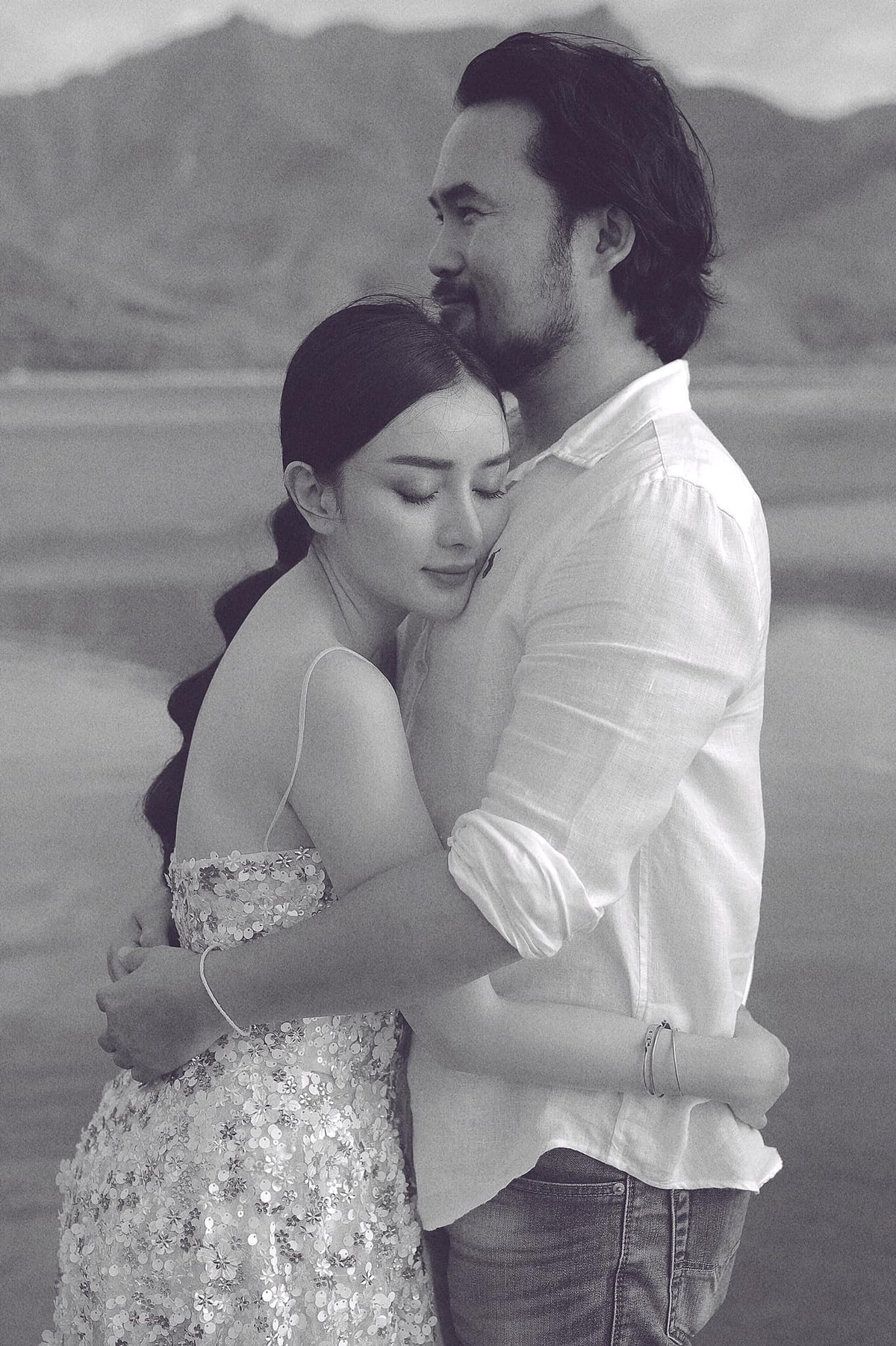 Giàu có, được chồng chiều,... hiện tượng phẫu thuật thẩm mỹ - Angela Chu khiến nhiều chị em ngưỡng mộ.