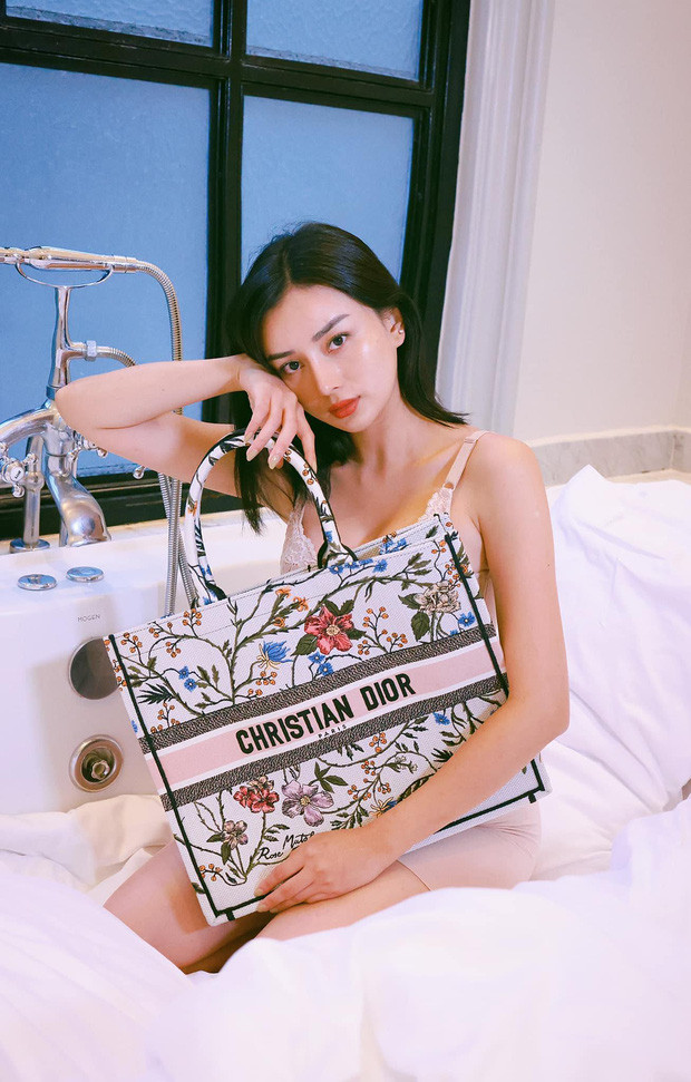 Đẳng cấp chiều chuộng vợ của ông xã Angela Chu đã nhiều lần gây chú ý với hầu hết cư dân mạng.