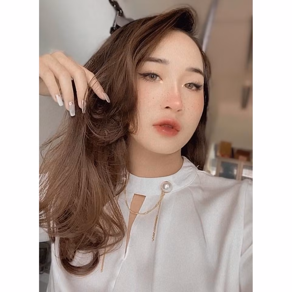 Cô giáo Phương Thảo cũng sở hữu đường cong cơ thể nóng bỏng, quyến rũ vô cùng.