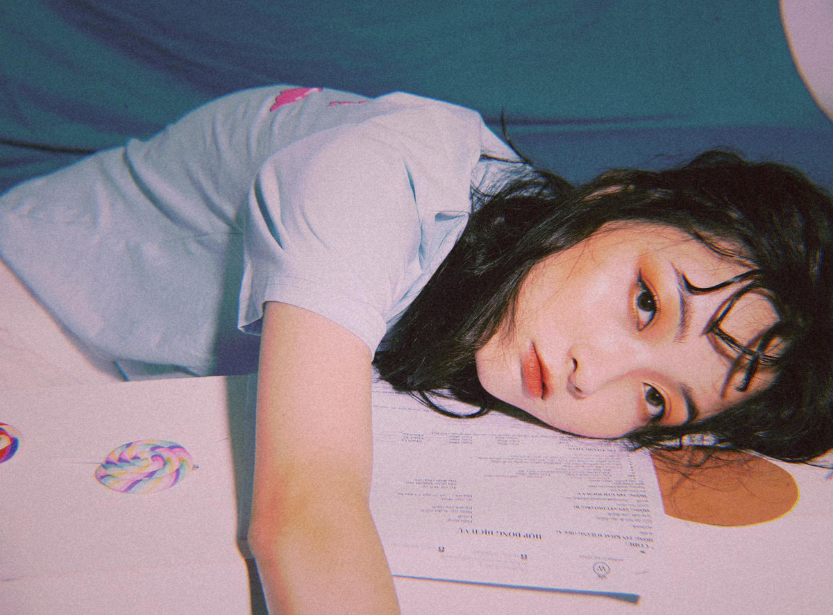 Mẹ chồng cô không ngần ngại thể hiện tình cảm với cô bằng những câu nói đầy ngọt ngào như “cô gái nhỏ nhắn”, “mẹ yêu con”...