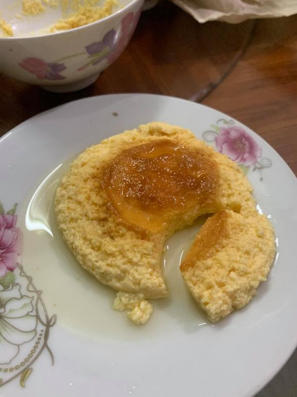 Món caramen thất bại, đây là món tráng miệng nhìn thì tưởng dễ nhưng không phải ai cũng làm được.