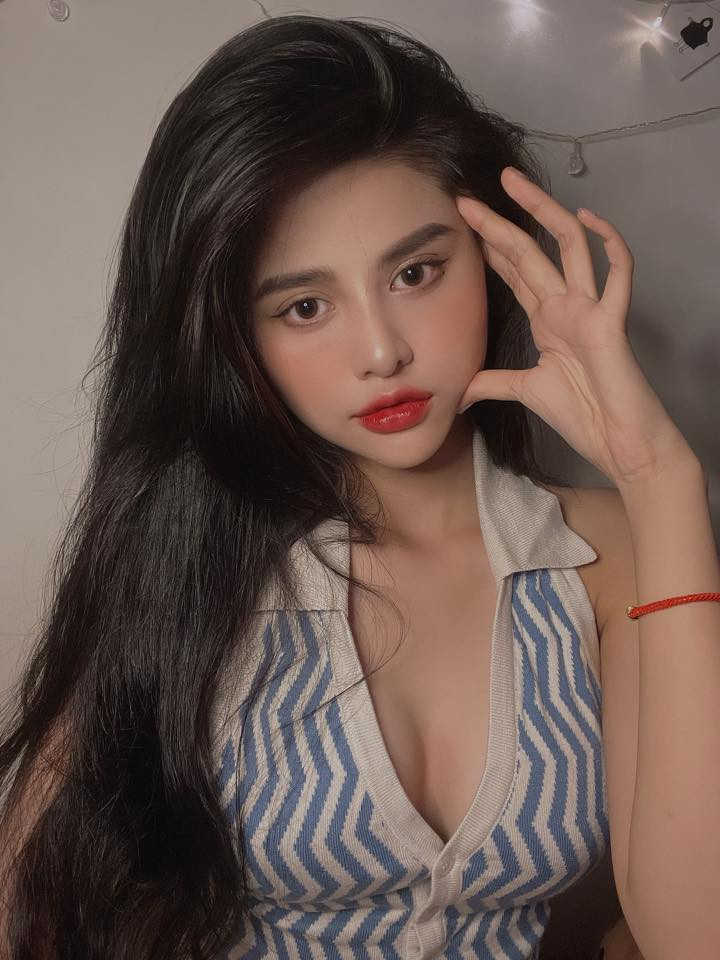 Cô nàng làm việc trong lĩnh vực làm đẹp nên rất biết cách chăm chút bản thân. Ảnh: FBNV