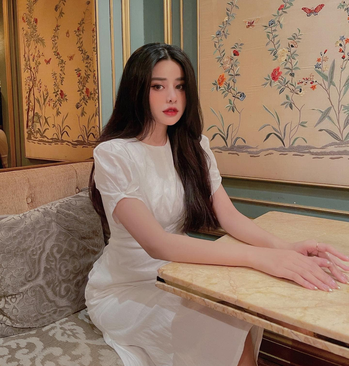 Cô nàng cũng là cái tên nổi bật trên trang cá nhân Instagram.