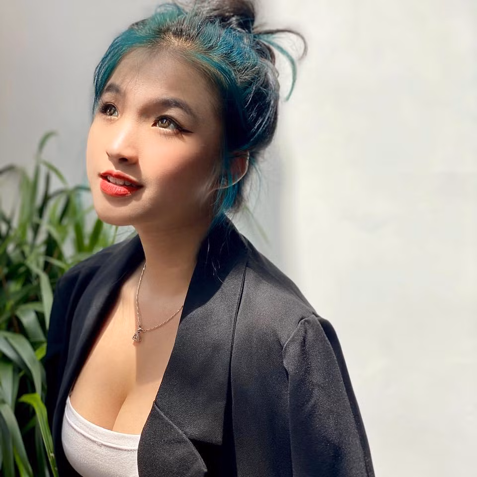 Sở hữu gương mặt xinh đẹp nhưng body quyến rũ hơn người, Bảo Trân khiến fan hâm mộ nhiều lần "xịt máu mũi" vì quá gợi cảm.