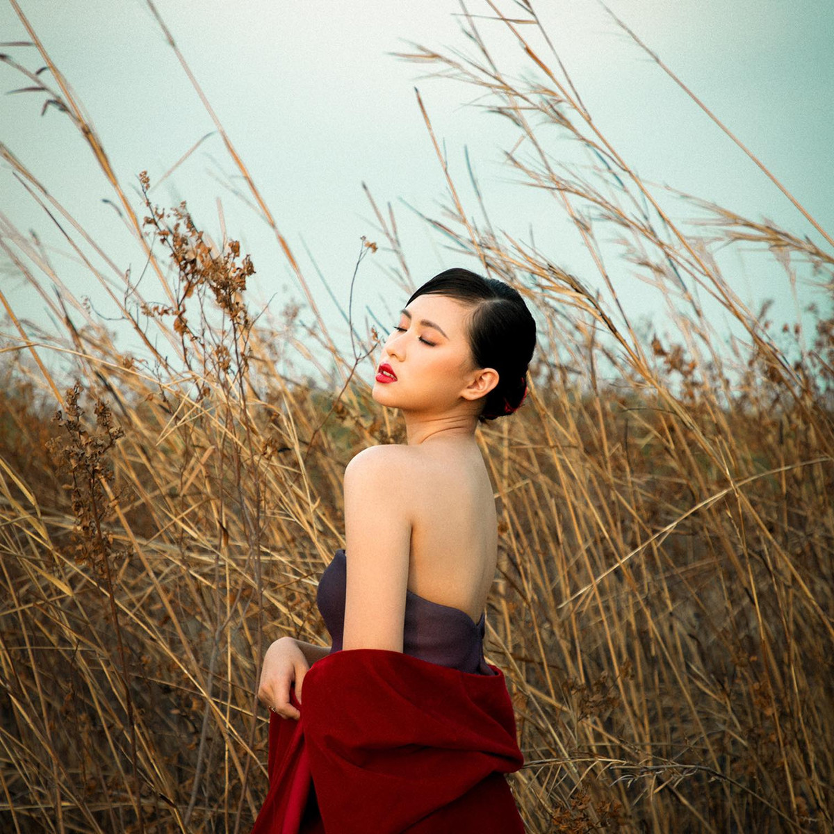 Người đẹp 2K sở hữu chiều cao 1m72, cân nặng 55kg và số đo 3 vòng gợi cảm lần lượt là 86-66-97 cm.