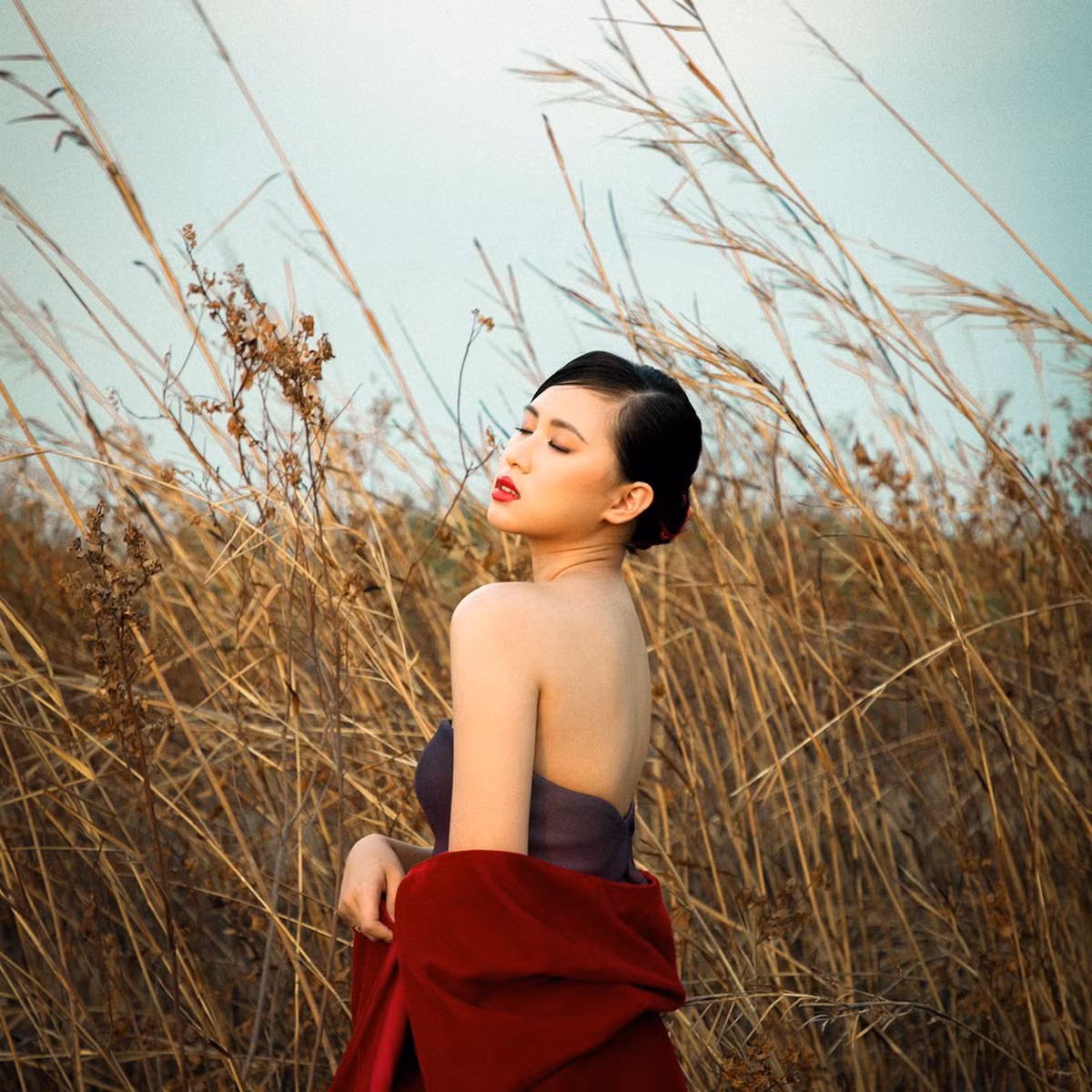 Người đẹp 2K sở hữu chiều cao 1m72, cân nặng 55kg và số đo 3 vòng gợi cảm lần lượt là 86-66-97 cm.