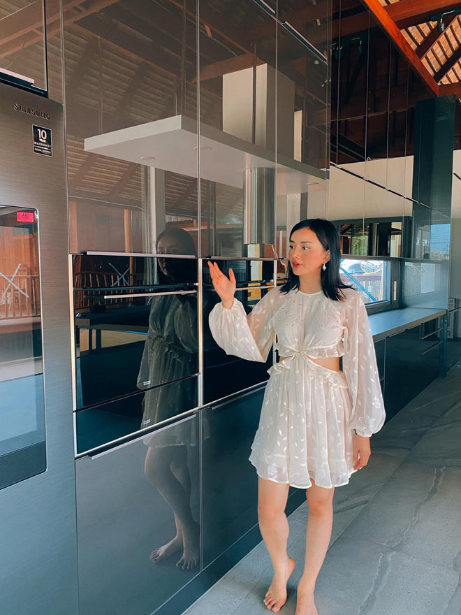 Trước đó, Angela Chu khiến netizen trầm trồ ngưỡng mộ khi hào hứng khoe về căn villa mơ ước được chồng tặng nhân dịp sinh nhật tuổi 30.