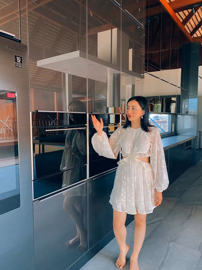 Trước đó, Angela Chu khiến netizen trầm trồ ngưỡng mộ khi hào hứng khoe về căn villa mơ ước được chồng tặng nhân dịp sinh nhật tuổi 30.