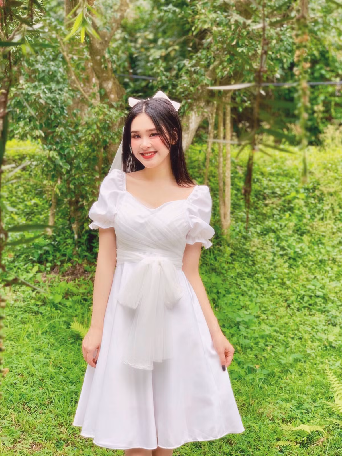 Ở trường, Thảo Vi cũng là một bí thư chi đoàn năng nổ tham gia vào cáᴄ hoạt động tập thể.