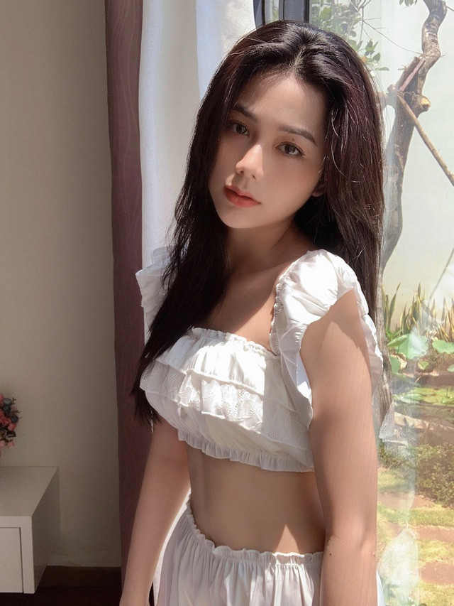 Hiện tại, Thúy Hằng tập trung hầu hết thời gian cho việc học tập để đạt được kết quả tốt, bởi đây mới chính là nhiệm vụ quan trọng nhất của Thúy Hằng lúc này. Ảnh: FBNV