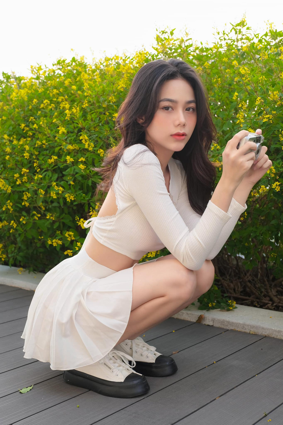 Gương mặt của nàng hot girl được nhiều người nhận xét có nét hao hao diễn viên phim "Friend zone" Baifern Pimchanok.